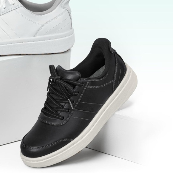 Orthofeet Women's Orthopedic Black Leather Wander Hands-Free Sneakers, Size 6 - Picture 1 of 5